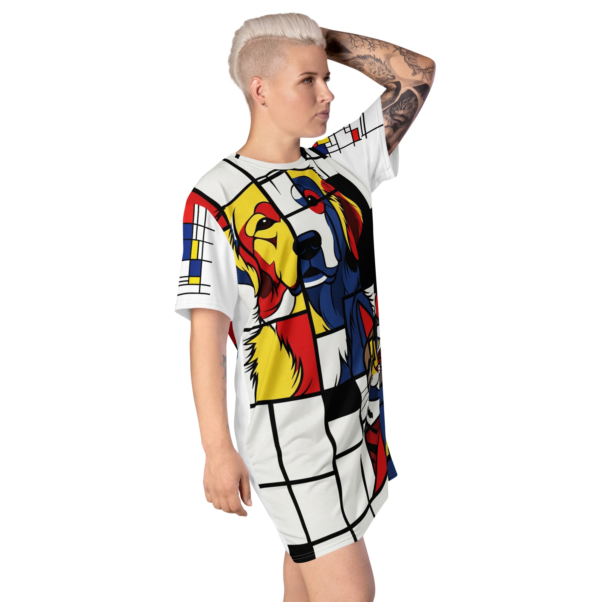 Abstracte dierenprint T-shirt jurk, oversized pasvorm uit de Vibrant Pets Collectie