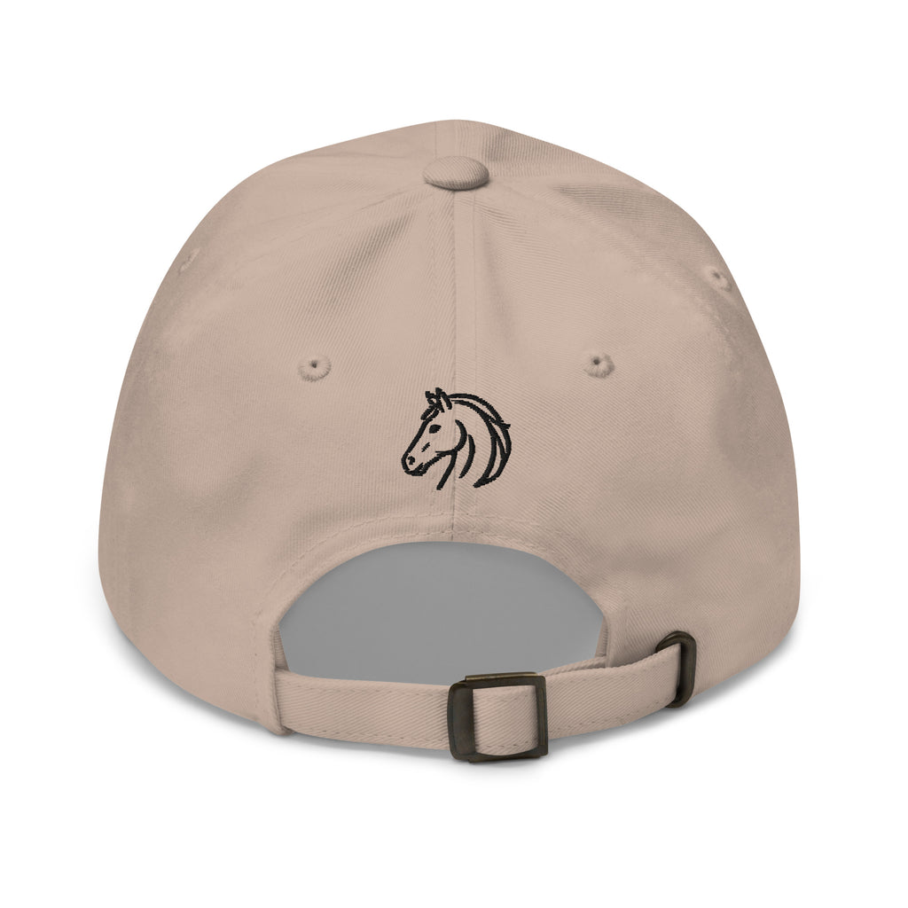 Witte katoenen Dad Cap met minimalistisch geborduurd paardenlogo en verstelbare band